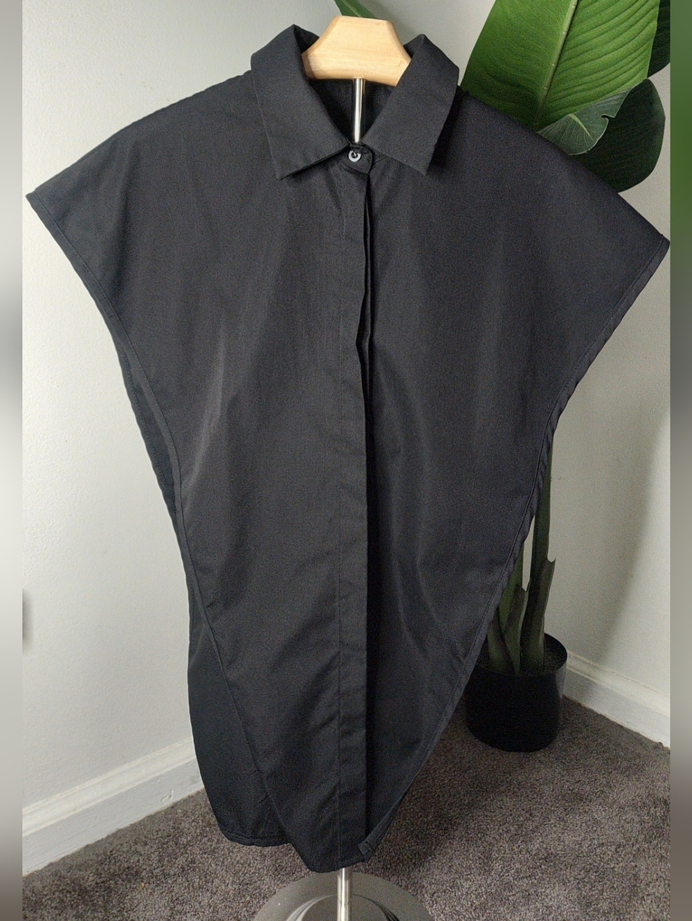 Black Oversized Caped Shirt - Minimal Collar